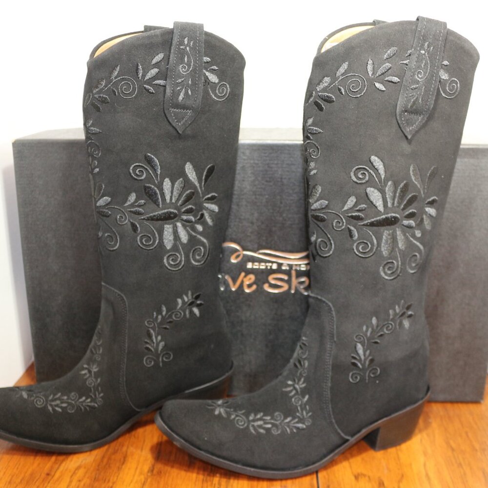 New Agave Sky Charro Black Embroidered Suede Women’s Boots. Sz:10. Asking $185